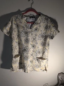 Blusa Médica Cassandra O Para Mujer Talla M Amarilla Floral - Imagen 1 de 5