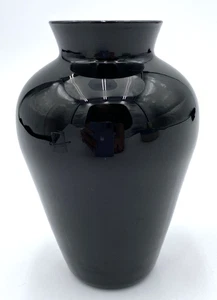 Vintage zierliche schwarze/tiefe Amethyst mundgeblasene Glasvase, 5" (NEUWERTIG) - Bild 1 von 4