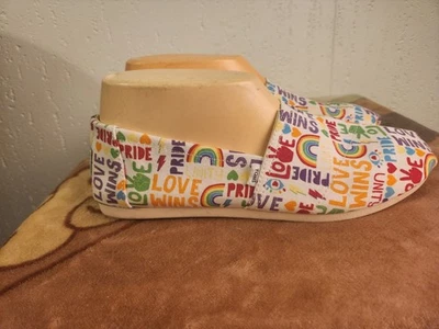 Женские туфли-слипоны Toms Alpargata Unity Love Wins Pride радужные размер 7,5 #53 - Изображение 1 из 4