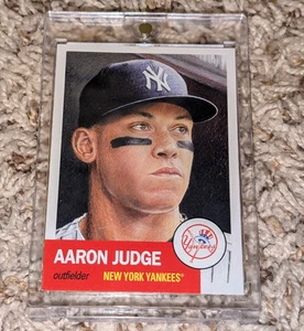 Tarjeta de béisbol 2018 Topps Living Set #1 diseño Aaron Judge Yankees 1953 - Imagen 1 de 8