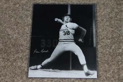 RON REED AUTOGRAPHED CARDINALS 8X10 PHOTO - Image 1 of 2