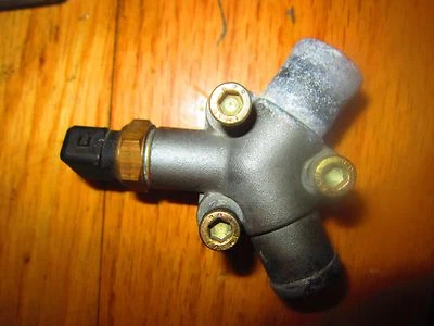 TUBO Y SENSOR SENSOR DE REFRIGERANTE DE CULATA DUCATI OEM 748-996 ST4 ST4S    Foto 1 de 4