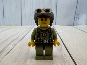 Lego #7477 ~ T-1 Typhoon vs. T-Rex ~ Dino Hero Minifigure (Din002)