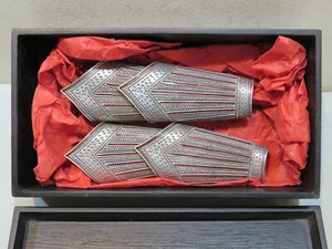 Vintage Metal & Enamel Napkin Rings (?), Pewter or Silver (?), Qty 4 w/Wood Box - Picture 1 of 6