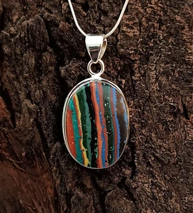 Collar colgante de piedra de plata 925 cabujón arco iris calsílica regalo para él 31 quilates - Imagen 1 de 4