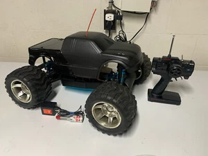 Duratrax Thunderquake Rc Truck 1:8 Scale Nitro - Picture 1 of 20