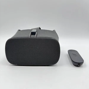 Google Daydream View VR Headset 2nd Generation With Remote Tested Working - Picture 1 of 9