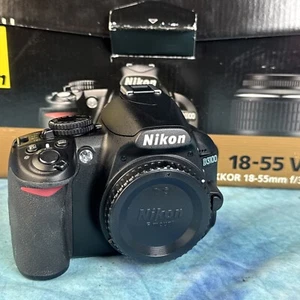 Nikon D3100 14.2MP Digital SLR Camera Kit w/ AF-S DX VR 18-55mm Lens (S6) - Picture 1 of 12