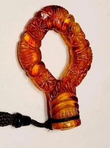Anello antico con manico in bachelite arancione/ambra cinturino da polso fiore intagliato - Foto 1 di 7