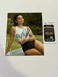 JSA COA VANESSA HUDGENS signed Autogramm 8x10 Foto sexy Schauspielerin - Bild 1 von 2