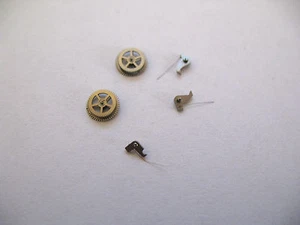 MOVADO KINGMATIC 395,395E ASSORTED NEW OLD STOCK MOVEMENT PARTS - Picture 1 of 4