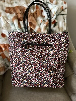 Bolso de Mano DSW Grande Poliéster Multicolor Asas de Charol y Bolsillos para Botellas Foto 1 de 4