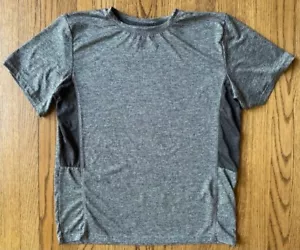 CAMICIA DA PALESTRA ATLETICA GRIGIA Real Essentials da uomo - Adulto taglia L - T-shirt allenamento - Foto 1 di 3