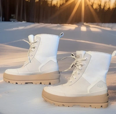 Nuevo UGG Mujeres Marfil Gamuza Suela con cordones Botas de Combate Bootie’s, Talla 7,5; Foto 1 de 4