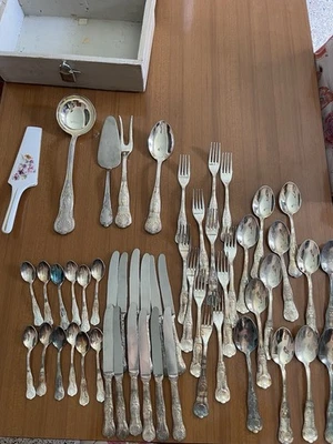 SERVIZIO ARGENTERIA 12 PERSONE PUNZONATE AP 800 DEGLI ANNI 50 (53 Pezzi) - Immagine 1 di 4