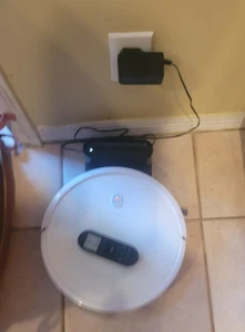 Eufy RoboVac 11S MAX weiß, Saugroboter mit Zubehör - funktioniert super - Bild 1 von 9