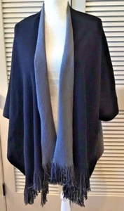BCBGMAXAZRIA Poncho Schal Cape Wickel Kimono BCBG schwarz / grau Pullover Strick - Bild 1 von 9