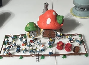 Vintage Schleich 1965/70’s Smurf houses / figures - Picture 1 of 9