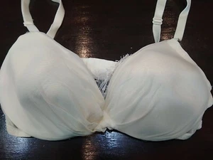 Ivory Underwire Lace Accent Wacoal Bra Size 34 B - Picture 1 of 7