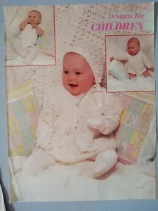 BABY LOVE - 9-piece layette - 4ply - Magazine Pull Out - Picture 1 of 4