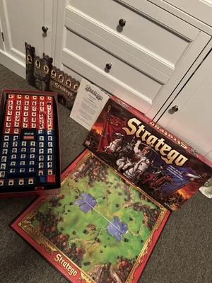 Juego de mesa Stratego Milton Bradley 1996 100 % completo con Fortress Shield Foto 1 de 4