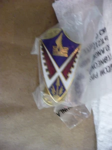 KX - PIN MILITAR ESCUDO FUERZAS TERRESTRES DE ESTADOS UNIDOS EN VIETNAM DEL SUR (#15930) - Imagen 1 de 5