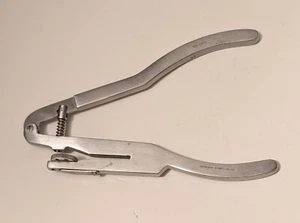 Henry Schein 100-5975 Dental Gummi Dam Locher. Made in Germany - Bild 1 von 2