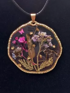 Handmade dried natural flowers necklace/pendant Summer jewellery Resin Necklace - Picture 1 of 7