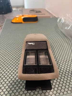 1987-1992 Cadillac Deville TAN Front Overhead Dome Map Light w/ Visor Mounts\ - Image 1 of 3