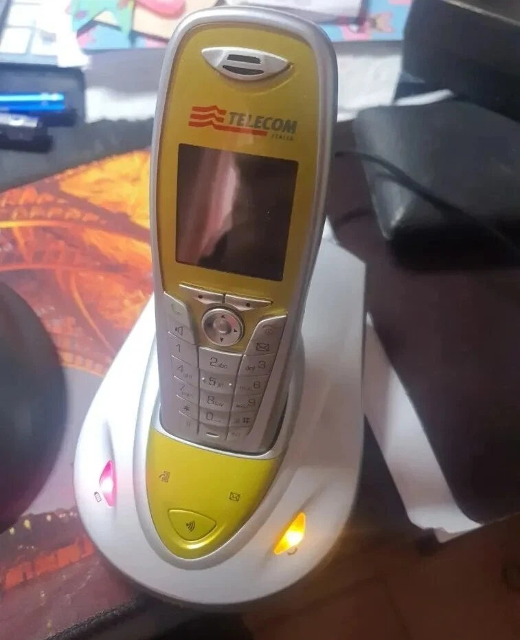 Telefono Cordless Telecom Aladino 2, Vivavoce, Rubrica, Sveglia, Giallo - Immagine 1 di 1
