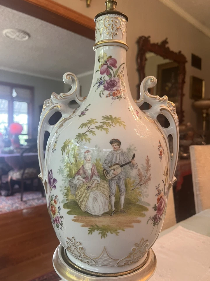 Lámpara grande antigua de porcelana estilo Meissen Dresden diseño siglo XVIII Watteau Foto 1 de 4