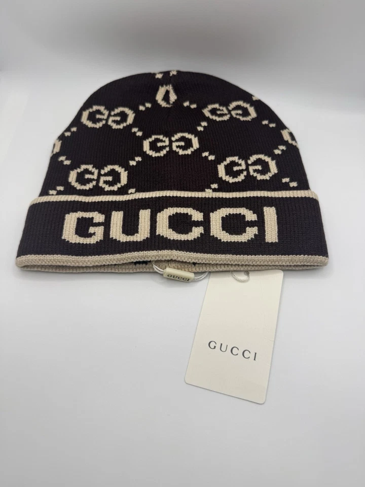 Gorro Gucci para hombre negro con diseño blanco y logotipo. Talla única Foto 1 de 2