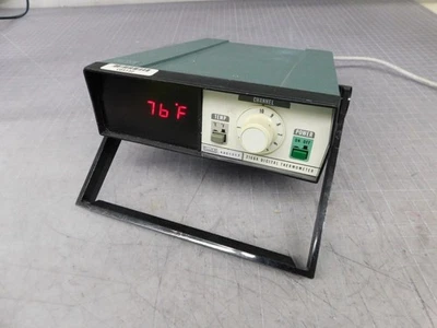 FLUKE 2176A DIGITAL THERMOMETER M5418 - Image 1 of 4