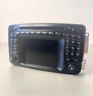 MERCEDES BENZ CLK W203/W209 SAT NAV RADIO PLAYER (A2038275242) - Image 1 of 4