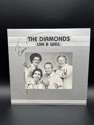 The Diamonds Live & Well Autographed LP Vinyl Record Foto 1 de 4