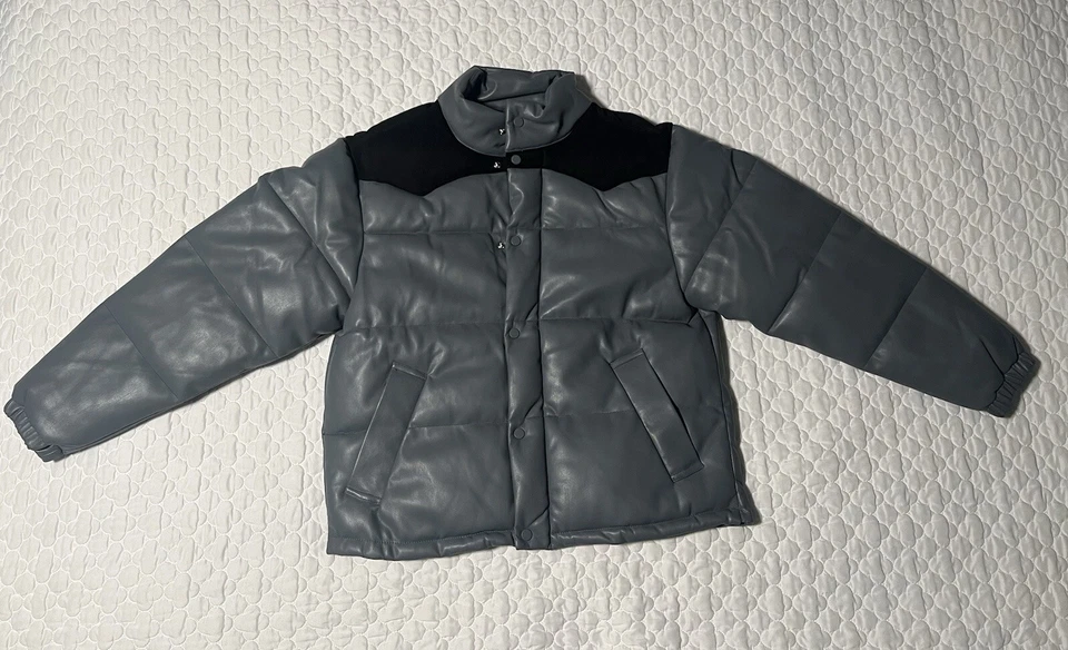 Chaqueta acolchada grande de cuero vegano para hombre, color gris tormentoso Foto 1 de 4
