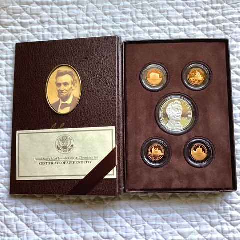 2009 U.S. Mint Abraham Lincoln Coin & Chronicles Set w/Box & COA Cover