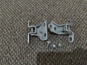 2016-2022 HYUNDAI IONIQ MK1 REAR PASSENGER DOOR HINGES - Picture 1 of 9