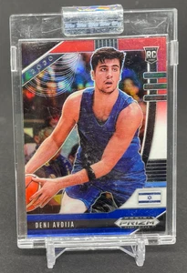 2020 Panini Prizm #6 Deni Avdija Red White & Blue Prizm Draft Picks - Bild 1 von 2