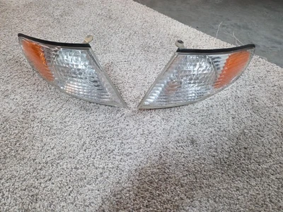 1999-2001 Toyota Solara OEM Front Corner Lights Parking Lights - Image 1 of 4