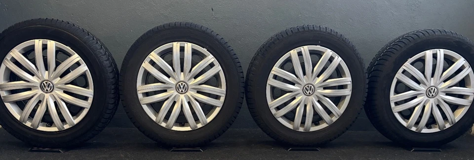 Original VW Caddy Stahlfelgen Winterräder 205/55/R16 94H 2K5601027 Goodyear - Bild 1 von 4