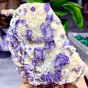 Esemplare minerale di cristallo di fluorite viola naturale 1,25 libbre, Zhejiang - Foto 1 di 21