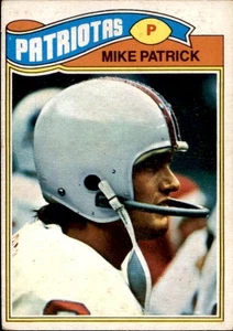 Carte de football 1977 Topps Mexican Mike Patrick #33 New England Patriots RARE - Photo 1/2