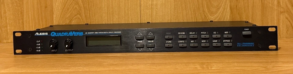 ALESIS QuadraVerb - Vintage Stereo-Multi-Effect-Processor 19“/ 1HE - Bild 1 von 4