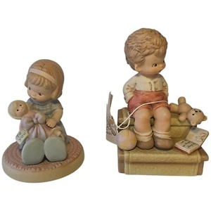 💥Lot 2 Memories of Yesterday "Waiting for Santa" Wrapped in Love Happiness Vtg - Picture 1 of 14