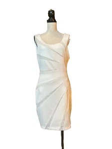 👗⚪️Guess Damen Kleid Off White Asymmetrisch Perlen Ärmellos Knielang - Bild 1 von 9
