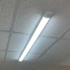 Tira de luz fluorescente de luz diurna LED 6500K lámpara de garaje de montaje delgado - Imagen 1 de 10