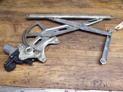 2004-2015 PRIUS SCION TC XD YARIS Left Front Door Power Window Motor & Regulator - Image 1 of 4