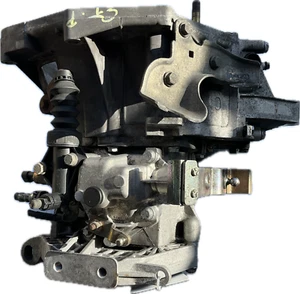 Cambio manuale per modello FIAT GRANDE PUNTO 1.2 1.4 Benzina 5 marce ricambio - Foto 1 di 10