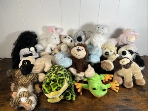 Ganz Webkinz lotto di 18 adorabili e peluche animali rana koala con ciondoli senza codici - Foto 1 di 17